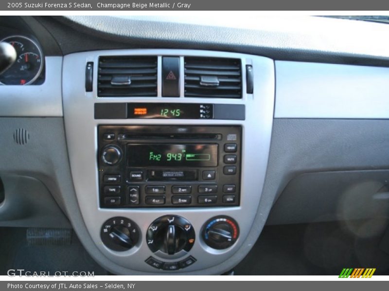 Champagne Beige Metallic / Gray 2005 Suzuki Forenza S Sedan