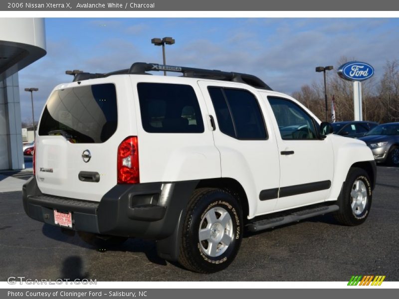 Avalanche White / Charcoal 2006 Nissan Xterra X