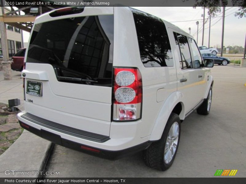 Alaska White / Almond/Nutmeg 2010 Land Rover LR4 V8