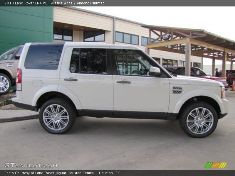 Alaska White / Almond/Nutmeg 2010 Land Rover LR4 V8