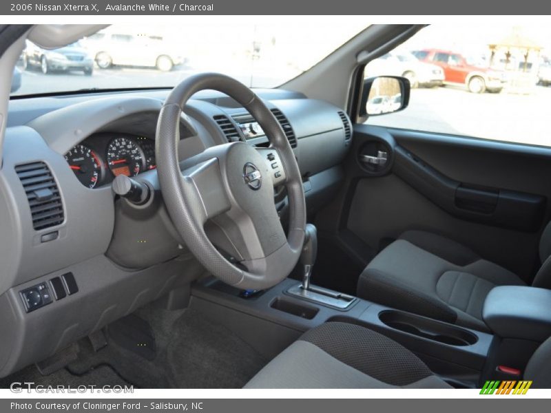 Avalanche White / Charcoal 2006 Nissan Xterra X