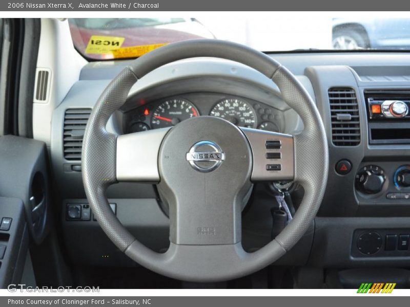 Avalanche White / Charcoal 2006 Nissan Xterra X