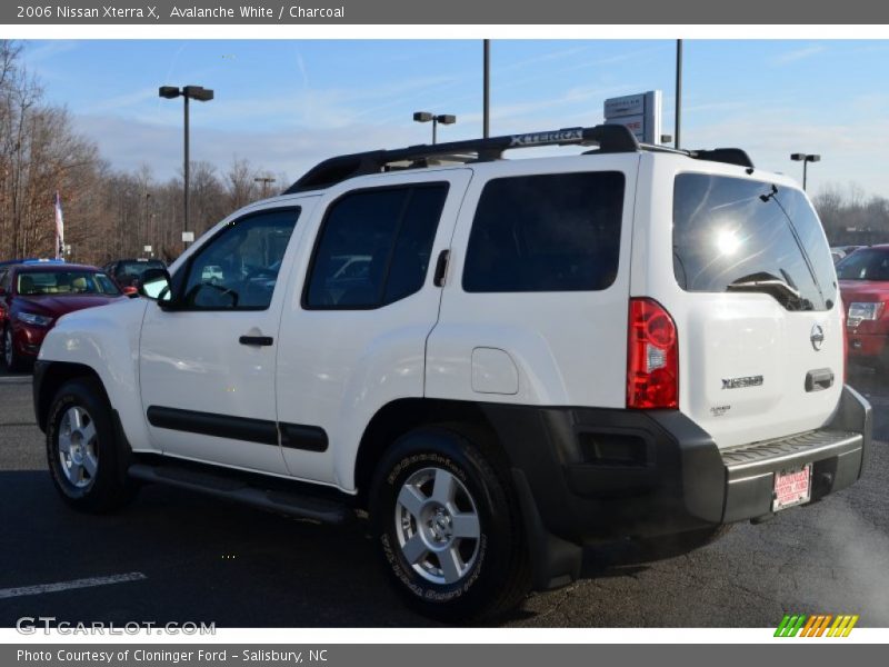 Avalanche White / Charcoal 2006 Nissan Xterra X