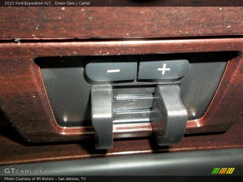 Green Gem / Camel 2013 Ford Expedition XLT