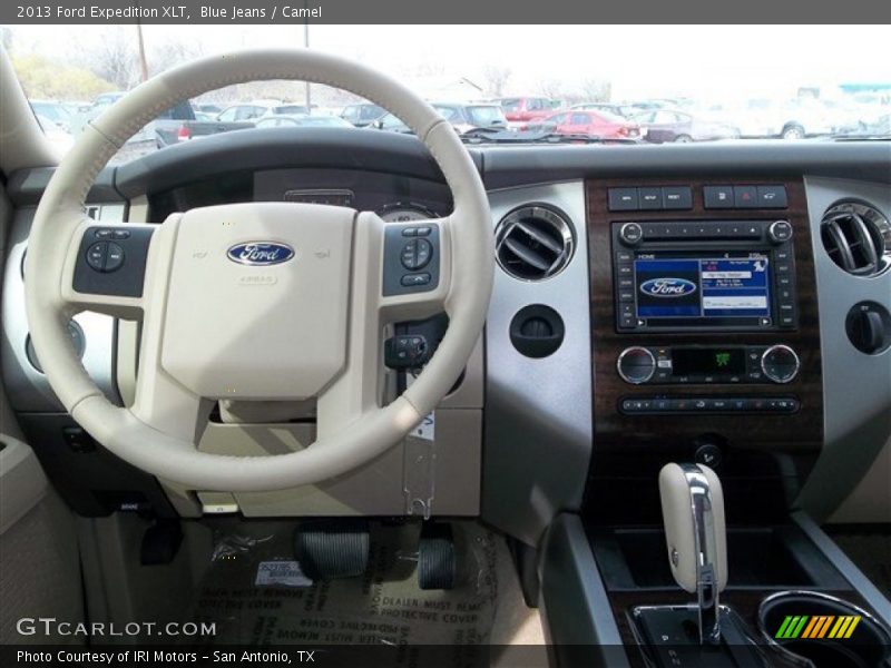 Blue Jeans / Camel 2013 Ford Expedition XLT