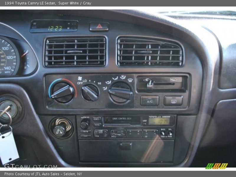 Super White / Gray 1994 Toyota Camry LE Sedan