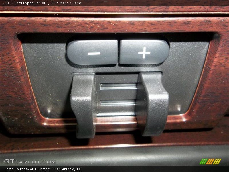 Blue Jeans / Camel 2013 Ford Expedition XLT