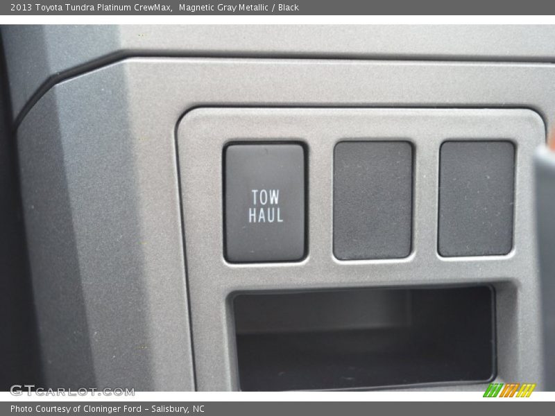 Magnetic Gray Metallic / Black 2013 Toyota Tundra Platinum CrewMax