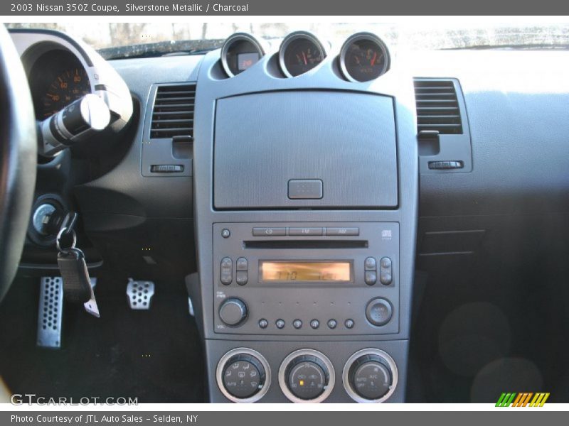 Silverstone Metallic / Charcoal 2003 Nissan 350Z Coupe
