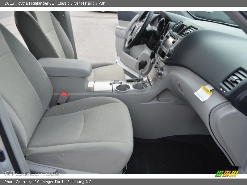 Classic Silver Metallic / Ash 2013 Toyota Highlander SE