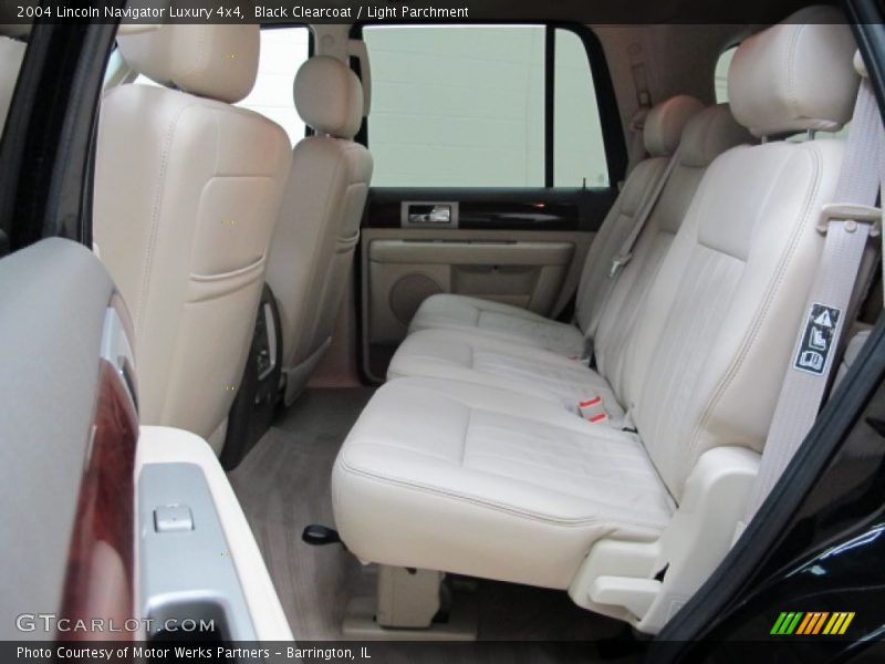 Rear Seat of 2004 Navigator Luxury 4x4