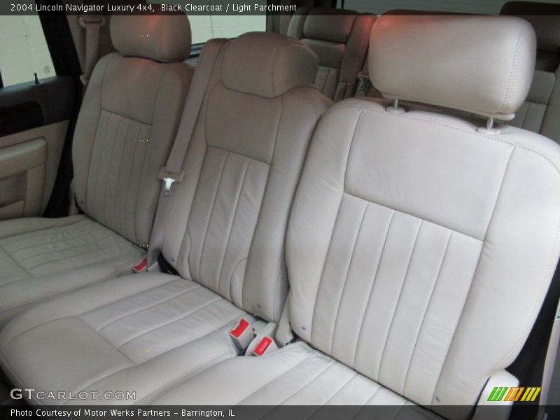 Rear Seat of 2004 Navigator Luxury 4x4