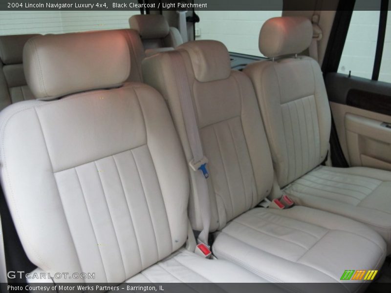 Rear Seat of 2004 Navigator Luxury 4x4