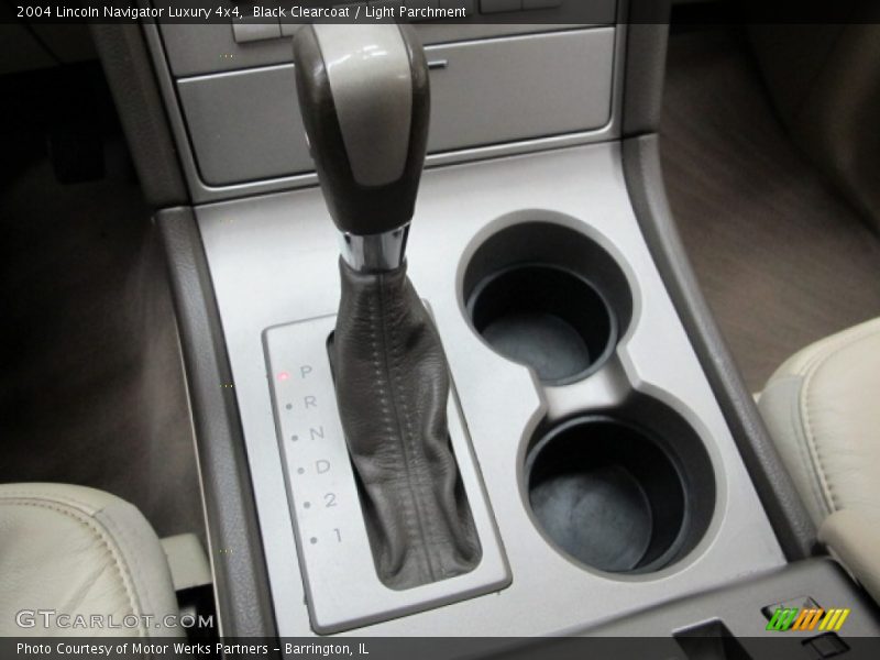  2004 Navigator Luxury 4x4 4 Speed Automatic Shifter