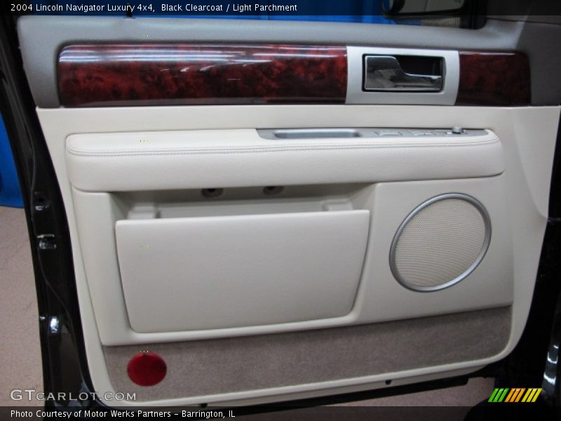Door Panel of 2004 Navigator Luxury 4x4
