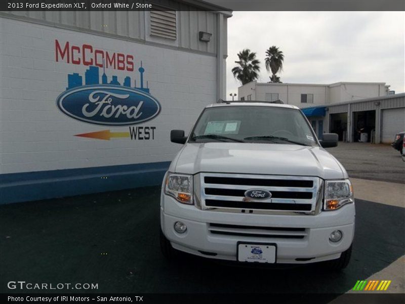 Oxford White / Stone 2013 Ford Expedition XLT