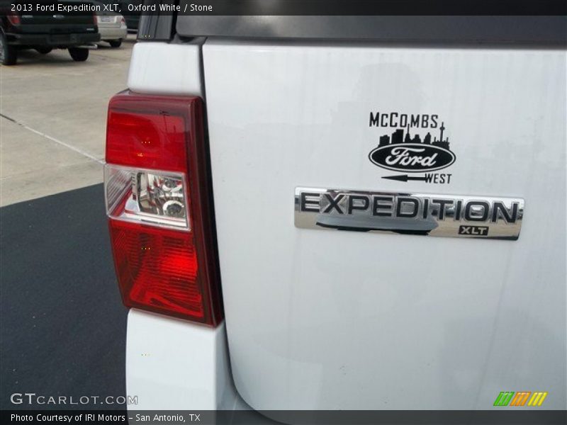Oxford White / Stone 2013 Ford Expedition XLT