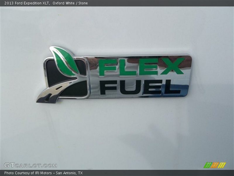 Oxford White / Stone 2013 Ford Expedition XLT