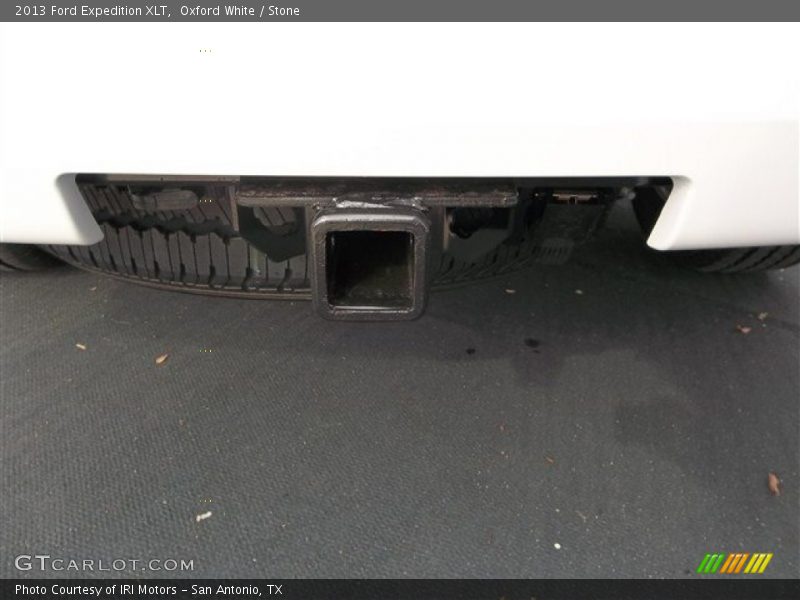 Oxford White / Stone 2013 Ford Expedition XLT