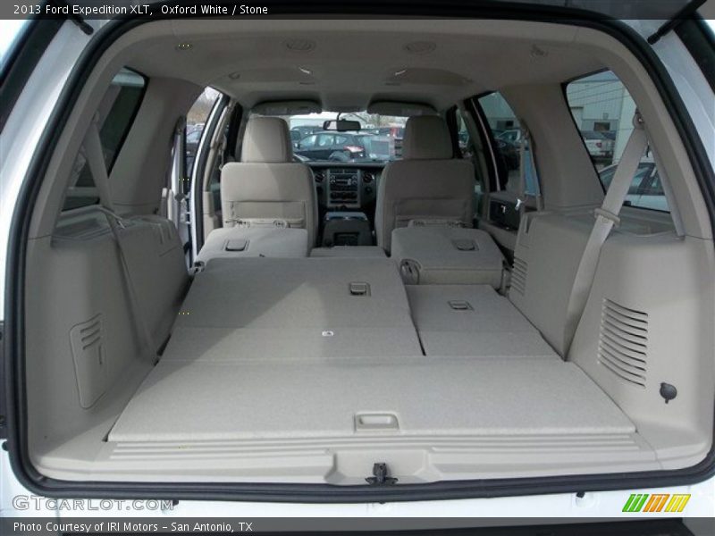 Oxford White / Stone 2013 Ford Expedition XLT