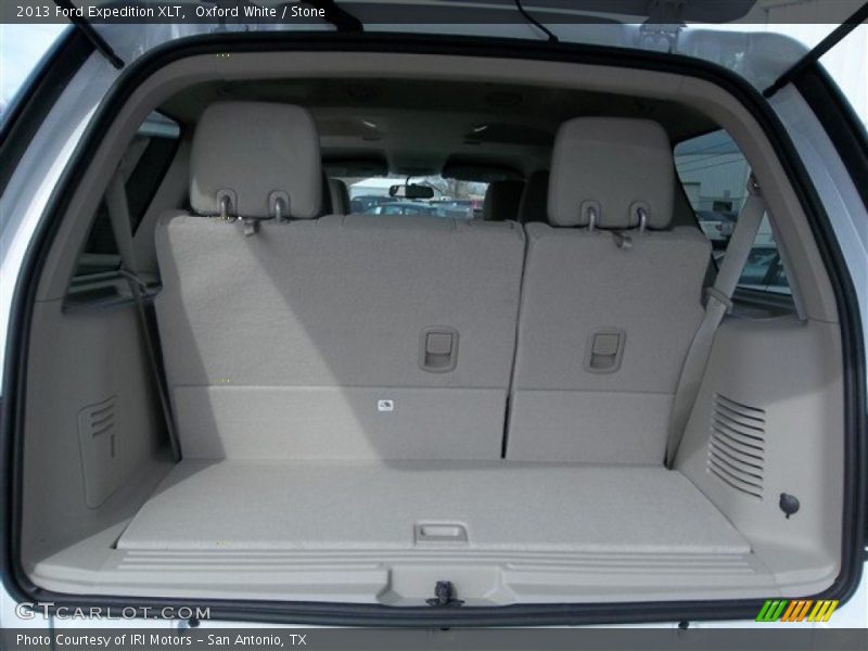 Oxford White / Stone 2013 Ford Expedition XLT
