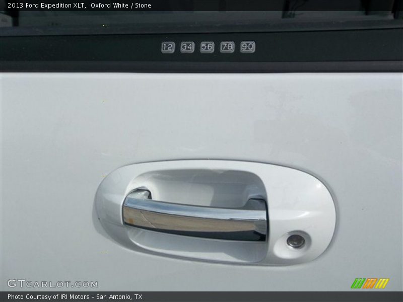 Oxford White / Stone 2013 Ford Expedition XLT