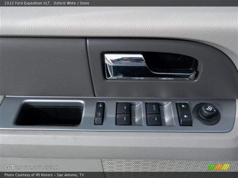 Oxford White / Stone 2013 Ford Expedition XLT
