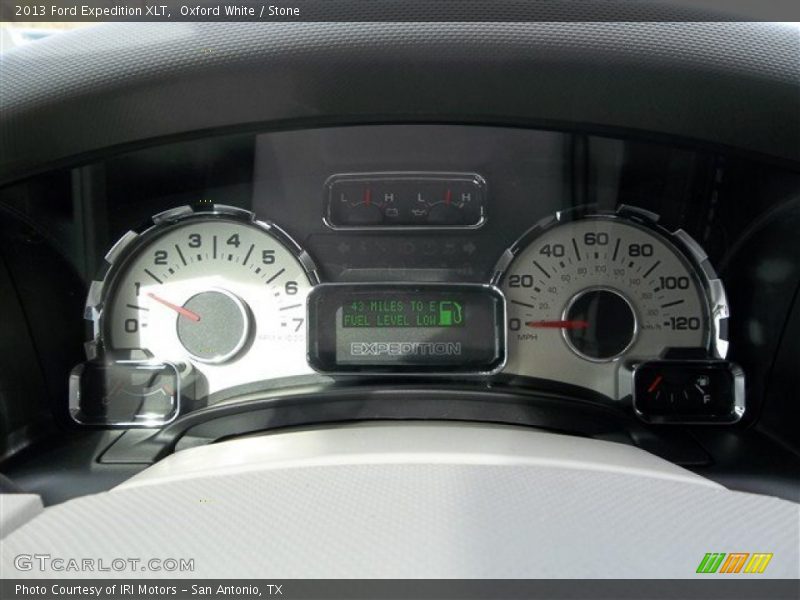 Oxford White / Stone 2013 Ford Expedition XLT