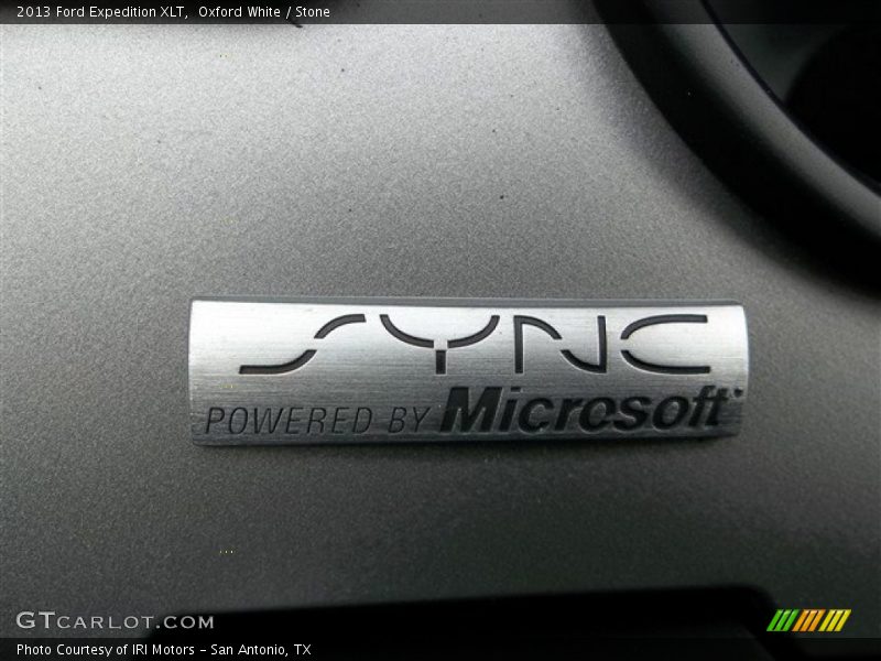 Oxford White / Stone 2013 Ford Expedition XLT