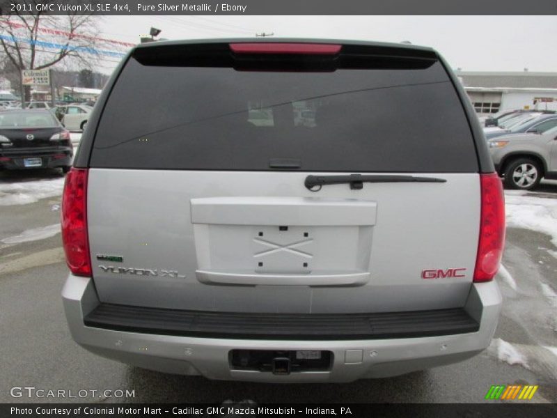 Pure Silver Metallic / Ebony 2011 GMC Yukon XL SLE 4x4