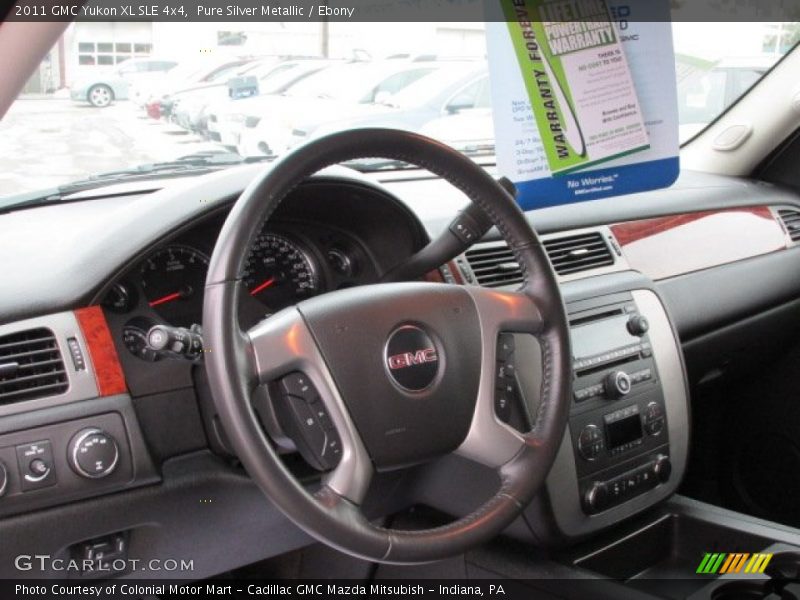 Pure Silver Metallic / Ebony 2011 GMC Yukon XL SLE 4x4