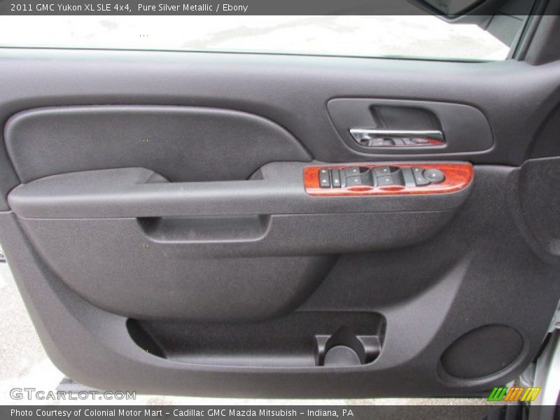 Pure Silver Metallic / Ebony 2011 GMC Yukon XL SLE 4x4