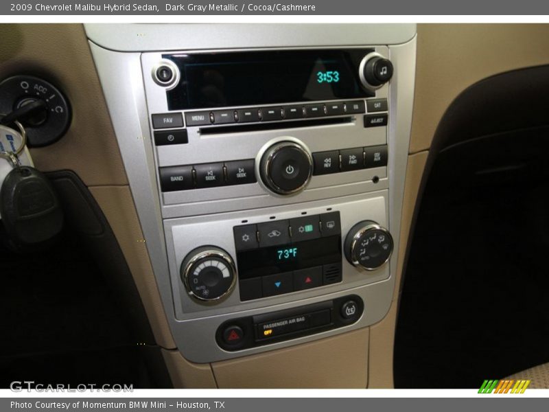 Controls of 2009 Malibu Hybrid Sedan