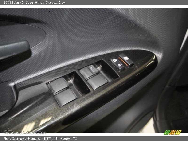Super White / Charcoal Gray 2008 Scion xD