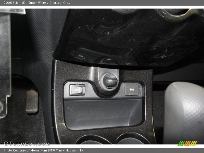 Super White / Charcoal Gray 2008 Scion xD