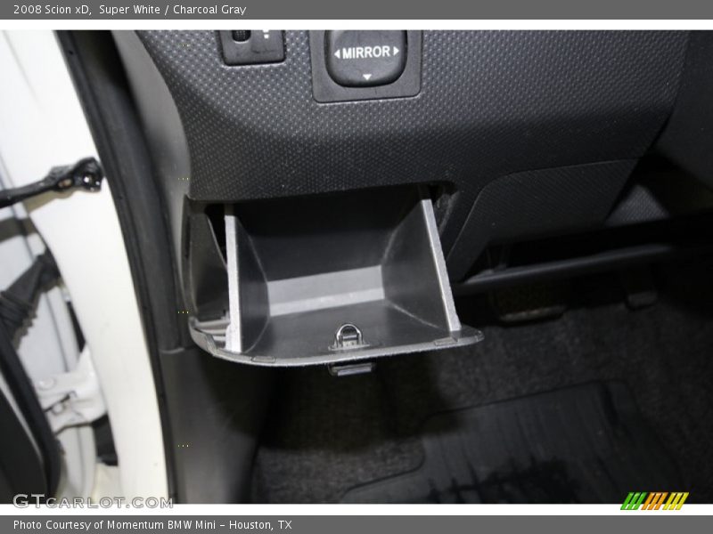 Super White / Charcoal Gray 2008 Scion xD