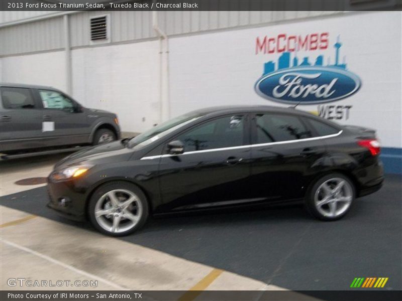 Tuxedo Black / Charcoal Black 2013 Ford Focus Titanium Sedan