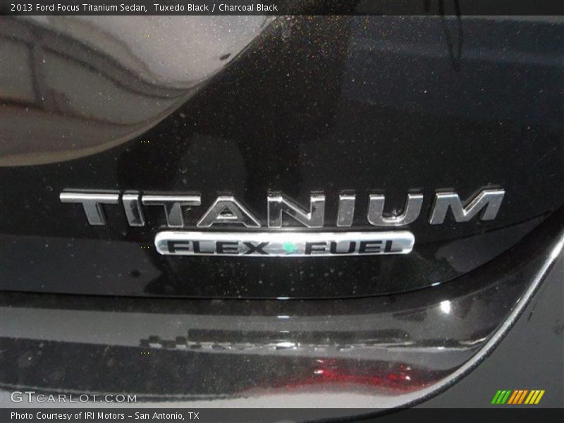 Tuxedo Black / Charcoal Black 2013 Ford Focus Titanium Sedan