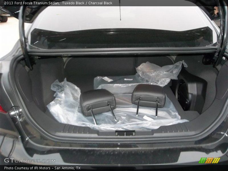 Tuxedo Black / Charcoal Black 2013 Ford Focus Titanium Sedan