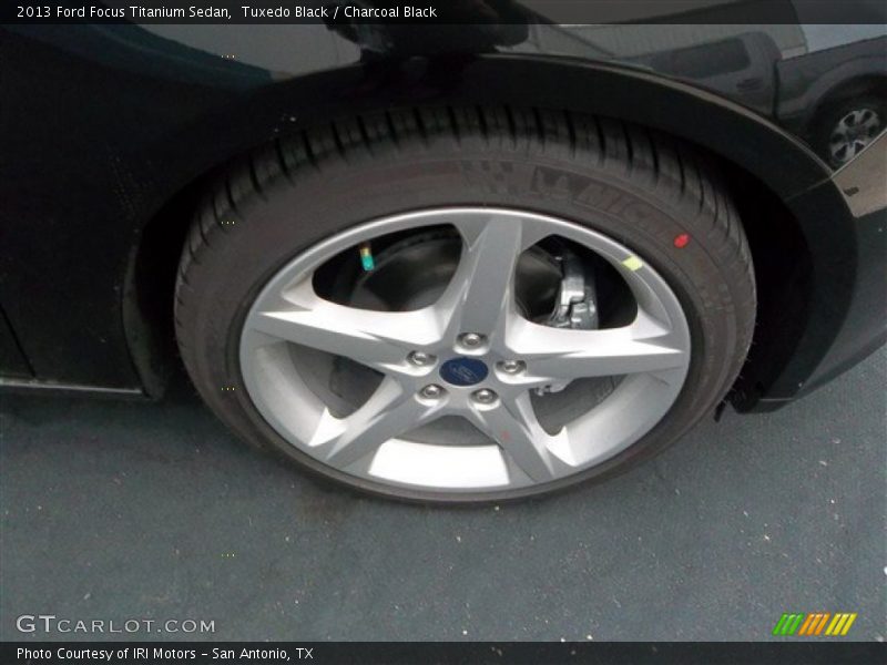 Tuxedo Black / Charcoal Black 2013 Ford Focus Titanium Sedan