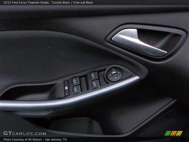 Tuxedo Black / Charcoal Black 2013 Ford Focus Titanium Sedan