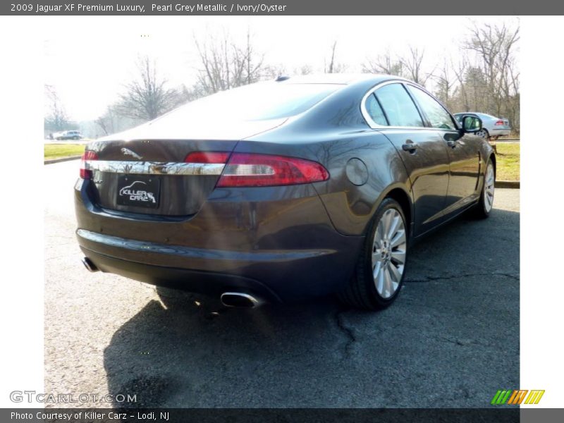 Pearl Grey Metallic / Ivory/Oyster 2009 Jaguar XF Premium Luxury