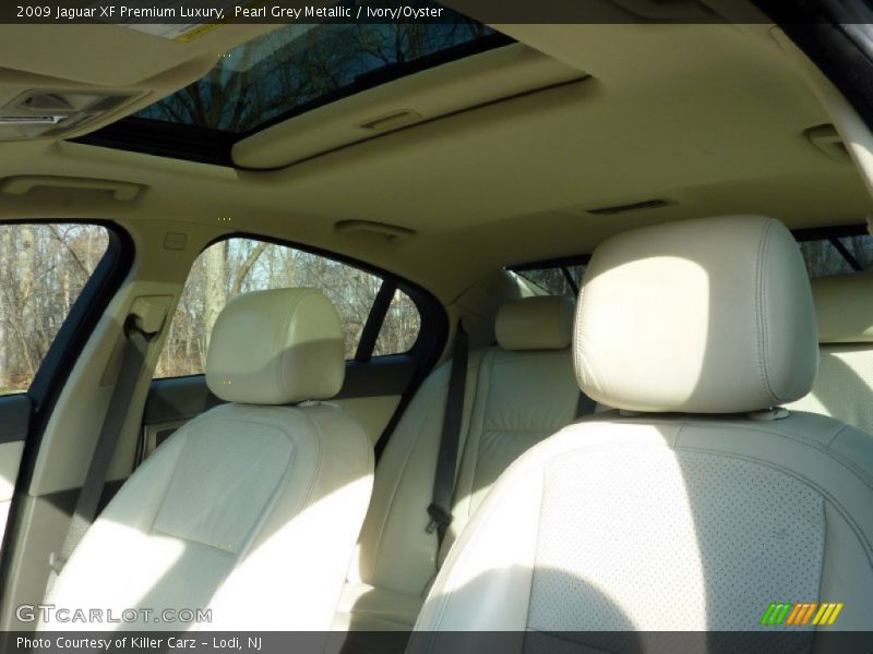 Pearl Grey Metallic / Ivory/Oyster 2009 Jaguar XF Premium Luxury
