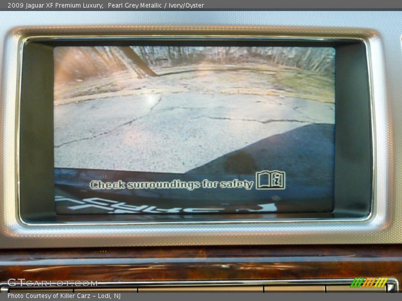 Pearl Grey Metallic / Ivory/Oyster 2009 Jaguar XF Premium Luxury