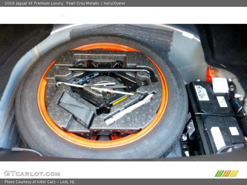 Tool Kit of 2009 XF Premium Luxury