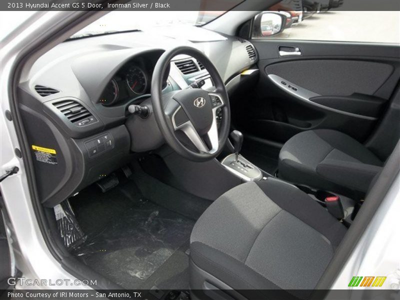 Black Interior - 2013 Accent GS 5 Door 