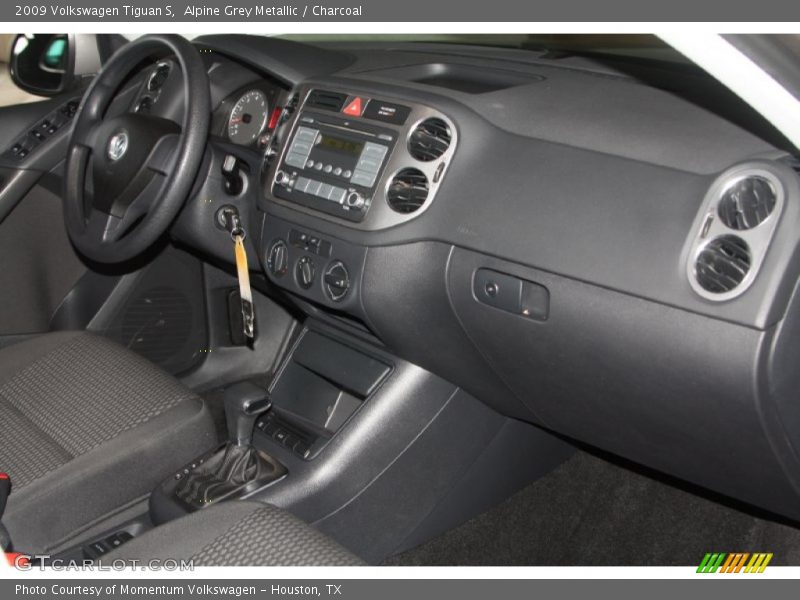 Alpine Grey Metallic / Charcoal 2009 Volkswagen Tiguan S