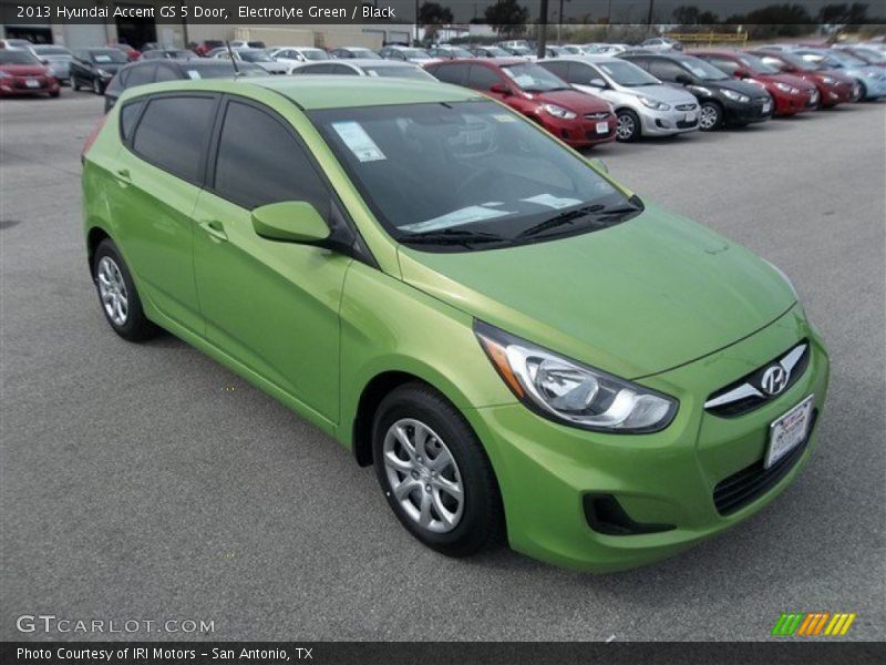 Electrolyte Green / Black 2013 Hyundai Accent GS 5 Door