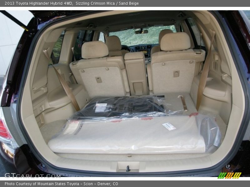  2013 Highlander Hybrid 4WD Trunk