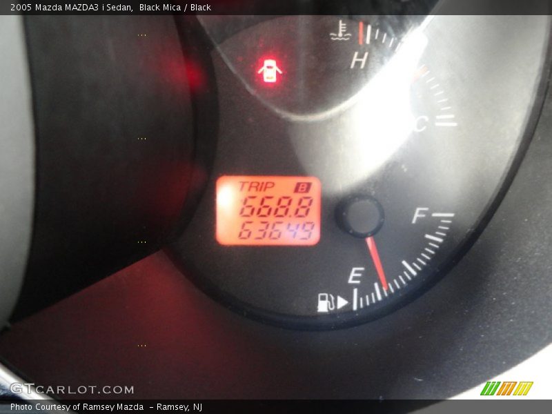 Black Mica / Black 2005 Mazda MAZDA3 i Sedan